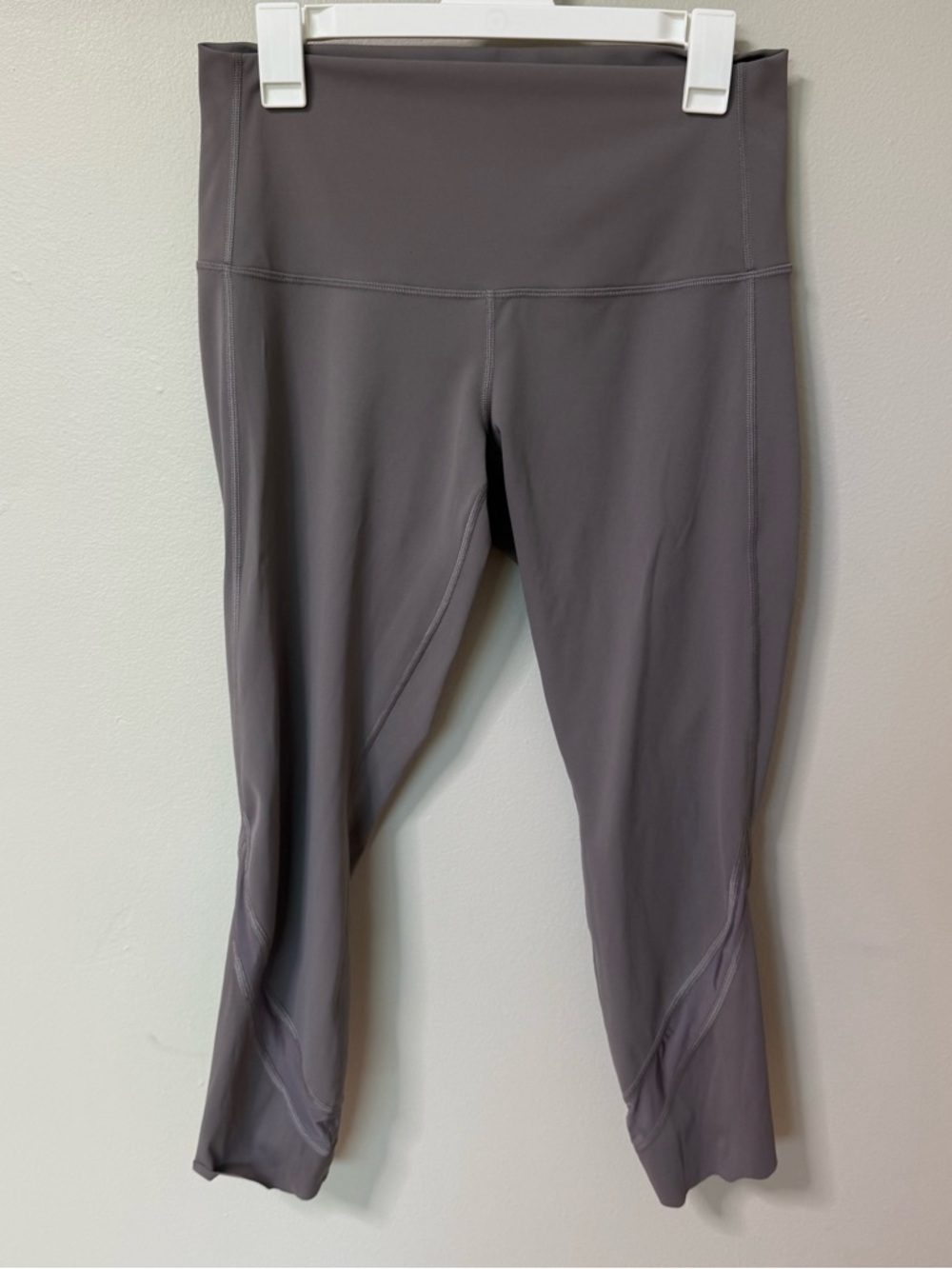 Lululemon Wunder Under HR Crop Scallop Full-On Luxtreme Size 10 Lunar Rock Grey